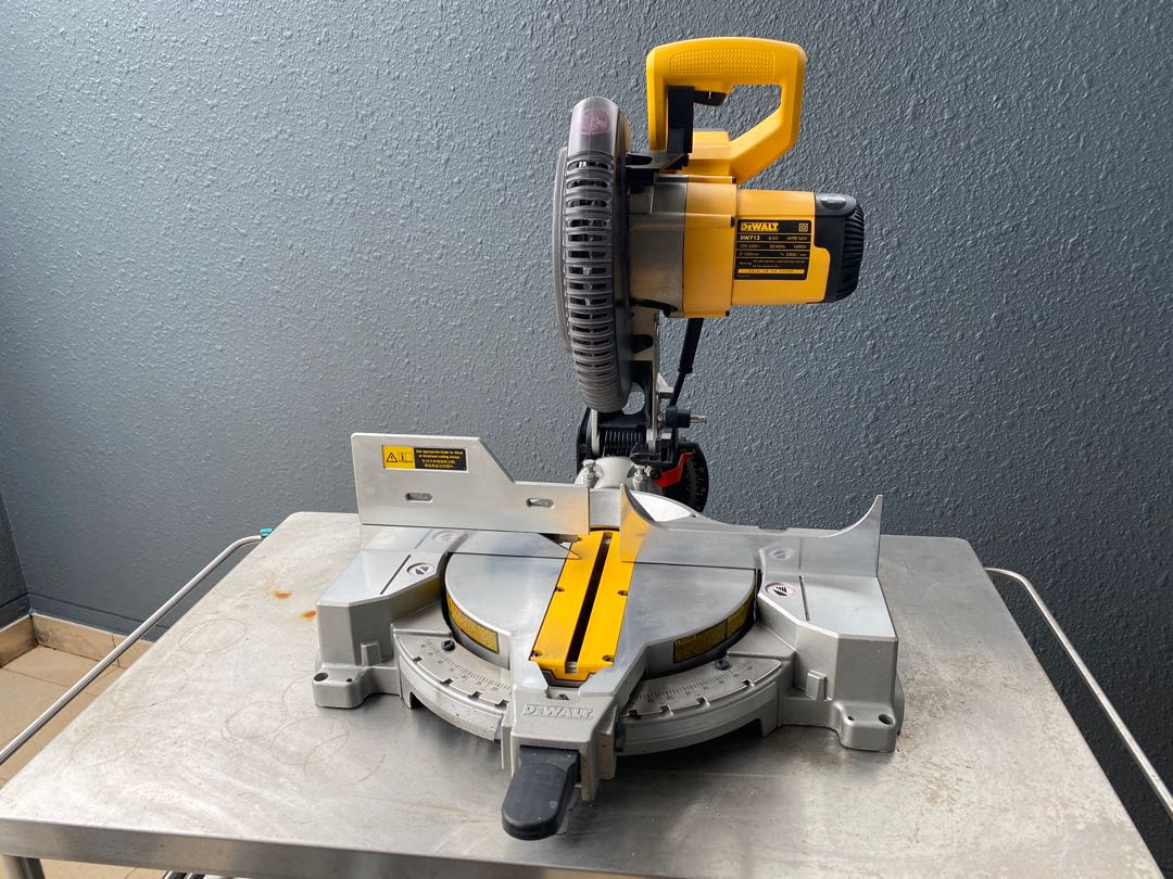DeWalt DW713 250mm 1600W Mitre Saw 