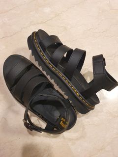 size 6 dr martens sandals