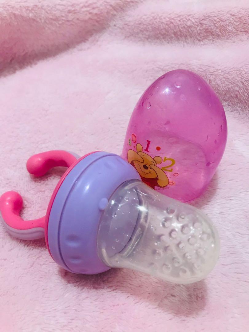 Food feeder Pacifier (Category: Soothers & Pacifiers) located in Makati City. Submitted by rose_o5 (Listing ID 1114653227, Image 2). Description: This is disney brand!! Good as new‼️ ndi maxadong ngamit.. ayaw ni baby.