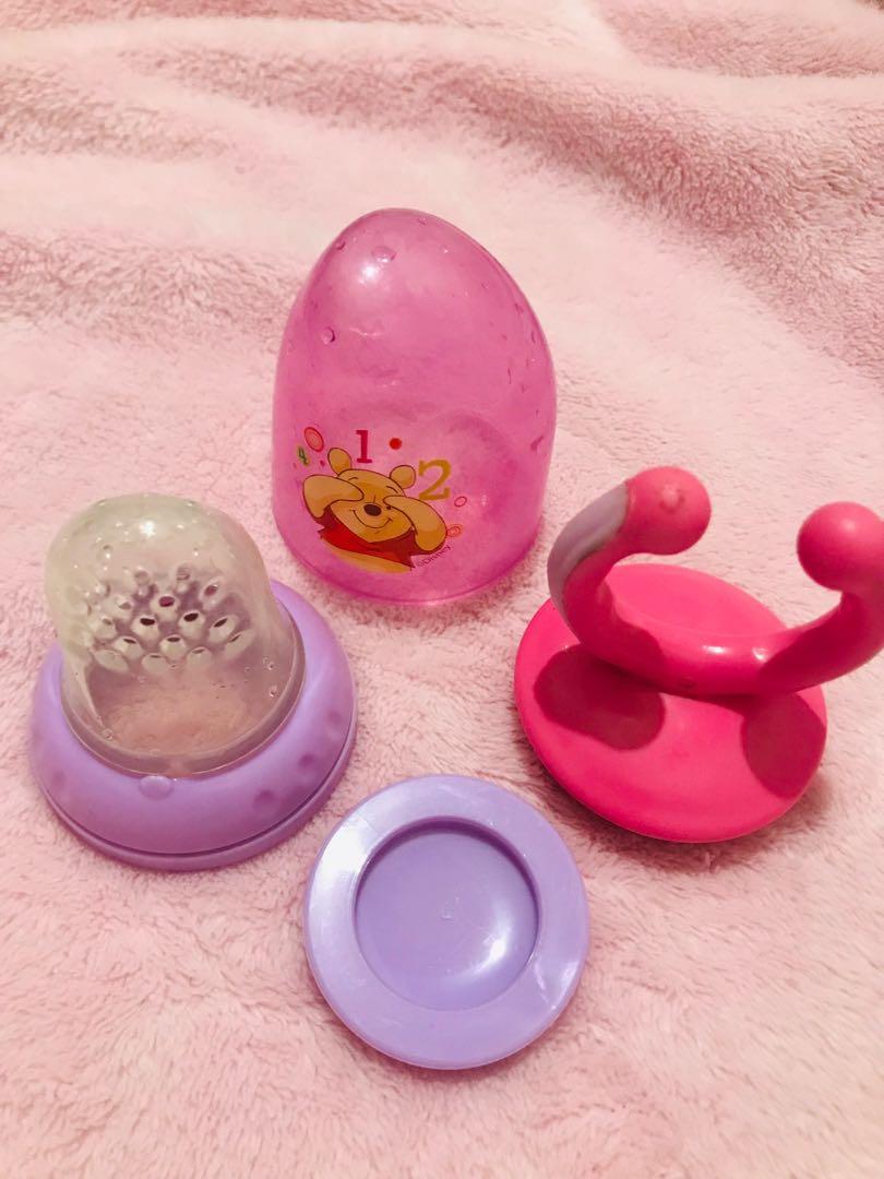 Food feeder Pacifier (Category: Soothers & Pacifiers) located in Makati City. Submitted by rose_o5 (Listing ID 1114653227, Image 3). Description: This is disney brand!! Good as new‼️ ndi maxadong ngamit.. ayaw ni baby.