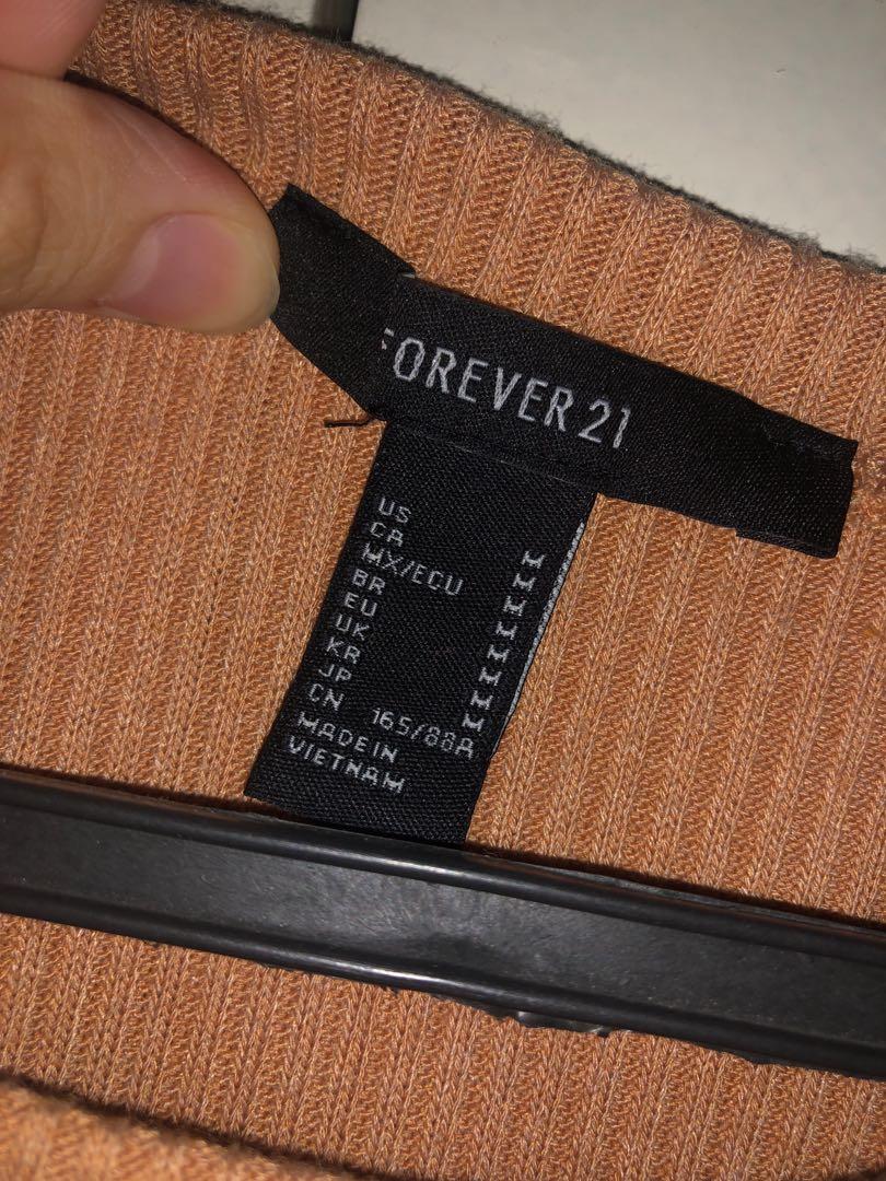 Forever21 Semi-Crop Top (Price Until Tom Only) (Category: Blouses) located in Pasay City. Submitted by anneythingph (Listing ID 1114571529, Image 2). Description: ✿used only ONCE ✿LP posted ✿good as new.