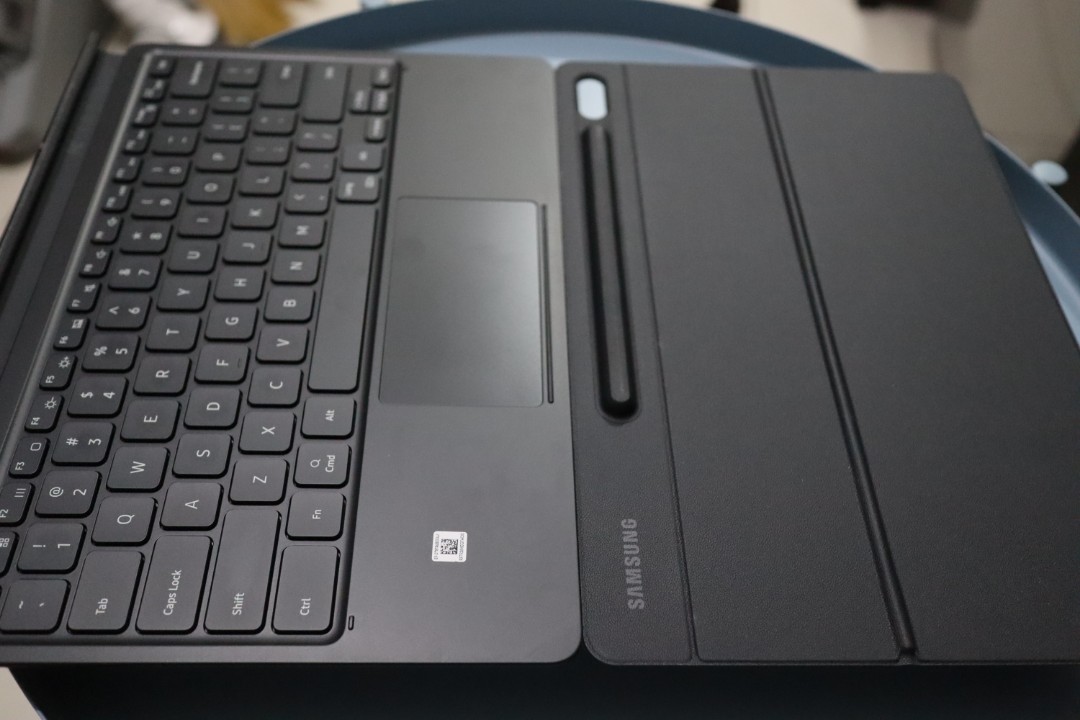 Galaxy Tab s7 plus keyboard cover, Mobile Phones & Gadgets, Tablets