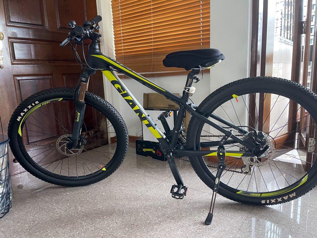 Xs giant mountain bike online