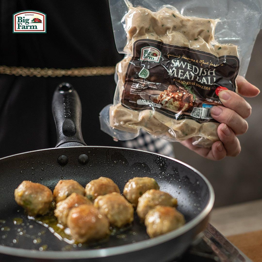 HALAL Gourmet Sausages, Food & Drinks, Chilled & Frozen Food on Carousell