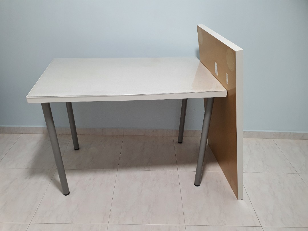 Cutting ikea store linnmon table top