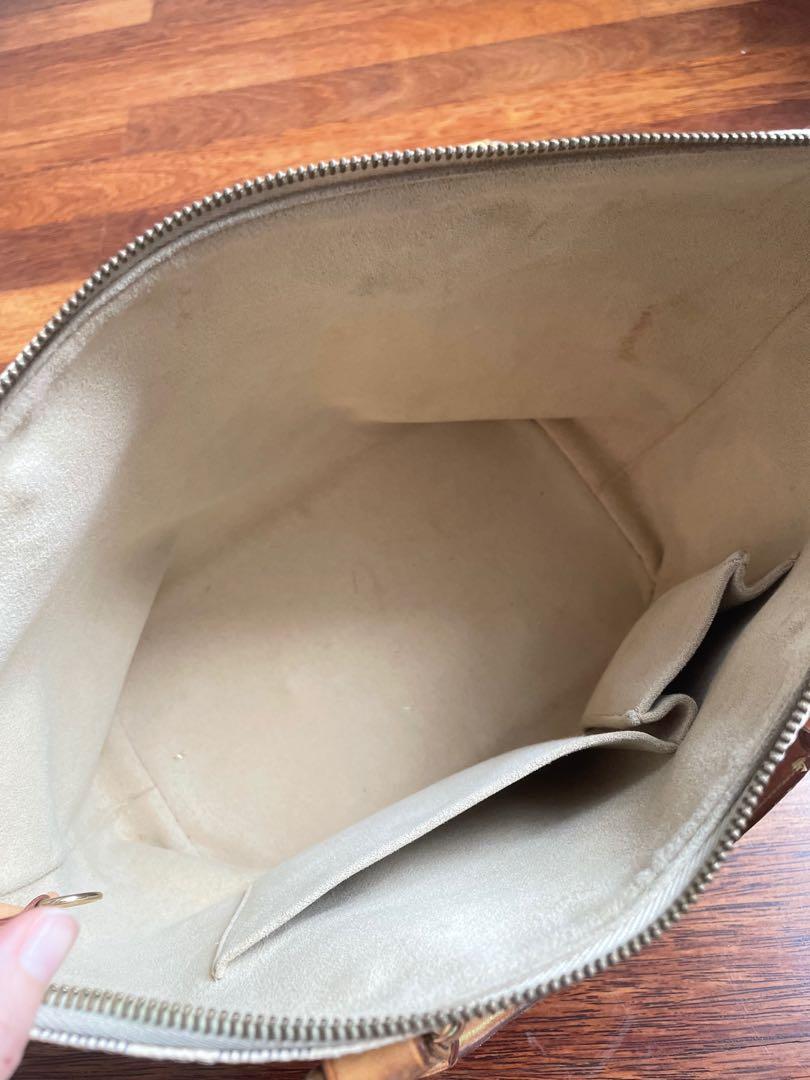 LV (Category: Bags & Wallets) located in Kuala Lumpur. Submitted by mojopre-loved (Listing ID 1114586017, Image 3). Description: .