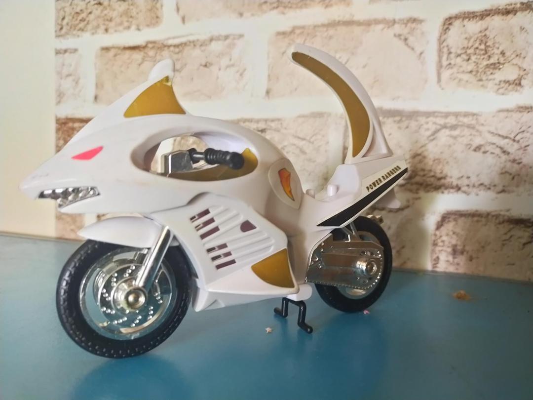 White ranger cycle store