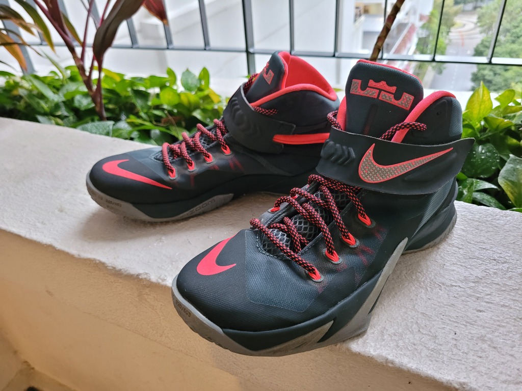 Nike LeBron Zoom Soldier 8