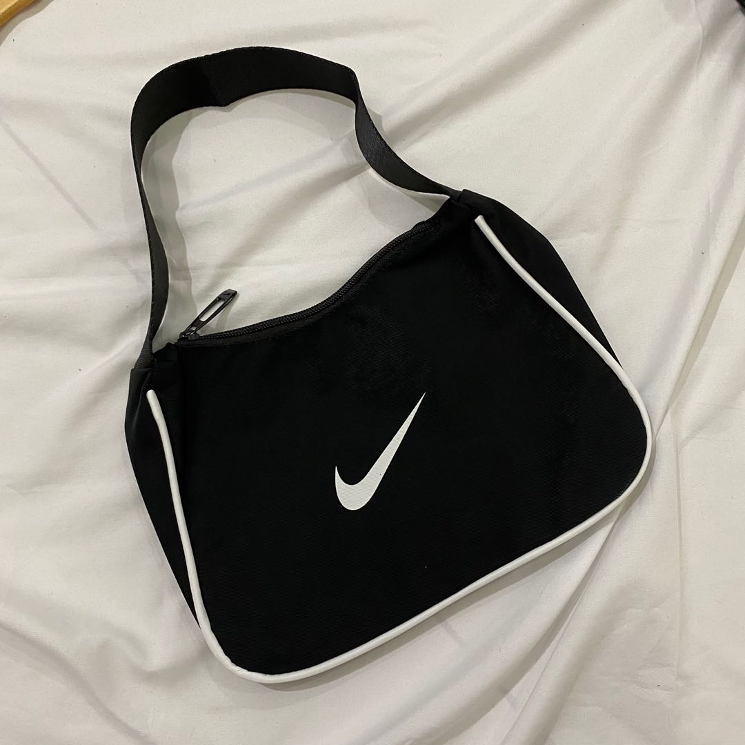 Nike underarm bag, Women's Fashion 