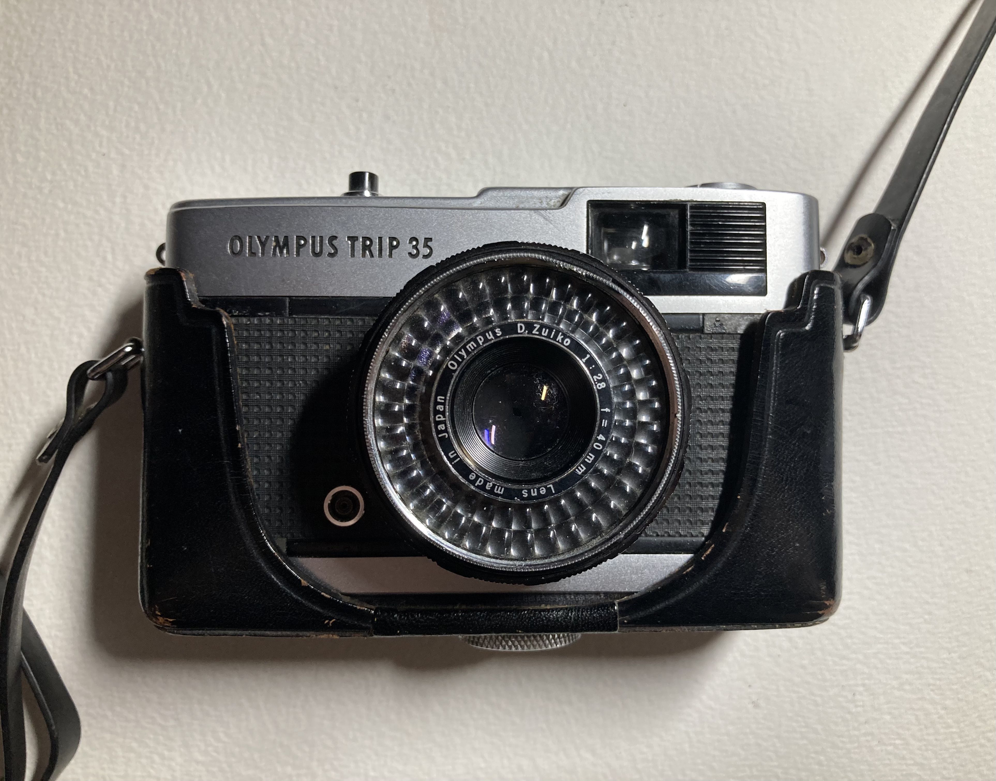 Olympus trip 35 底片相機 新手入門 估焦相機 附日原廠背帶