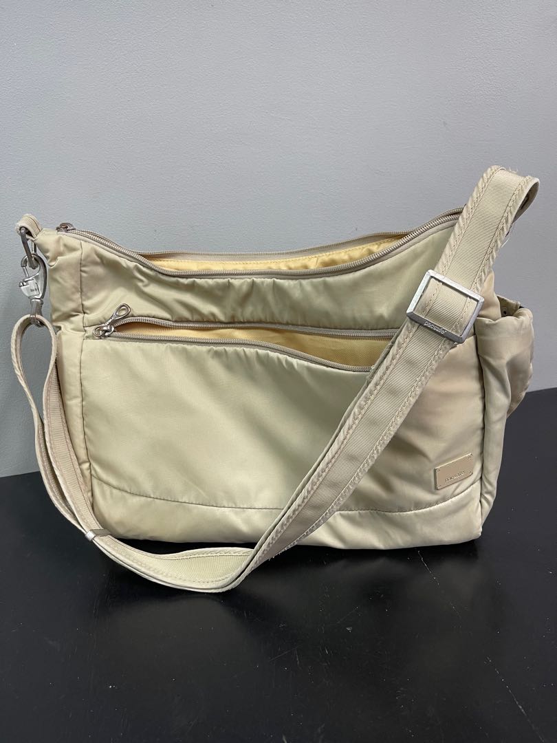 Pacsafe Messenger bag/shoulder bag, Women's Fashion, Bags & Wallets