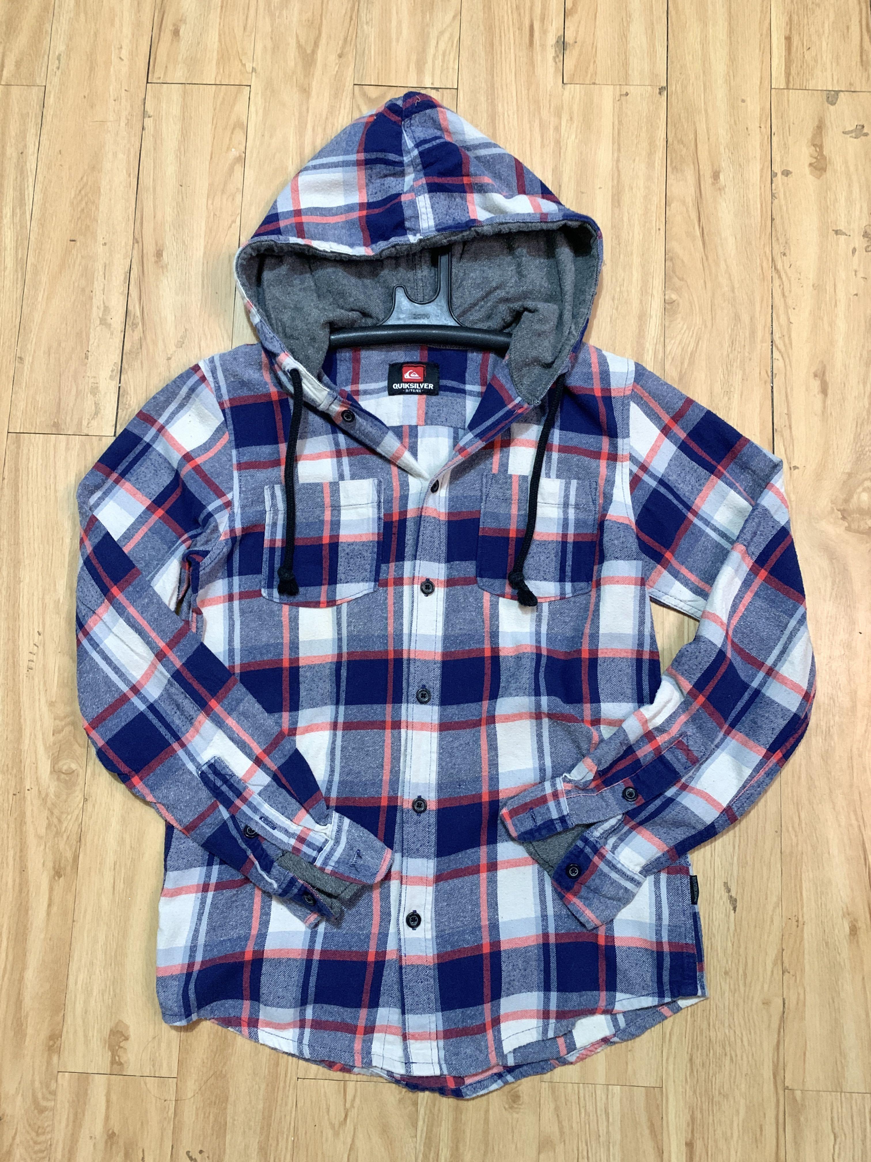 QUICKSILVER Overshirt Hooded Long sleeves (Category: Coats, Jackets and Outerwear) located in Paranaque City. Submitted by chippycoco (Listing ID 1114595406, Image 1). Description: XS - Small Sf at buyers expense.
