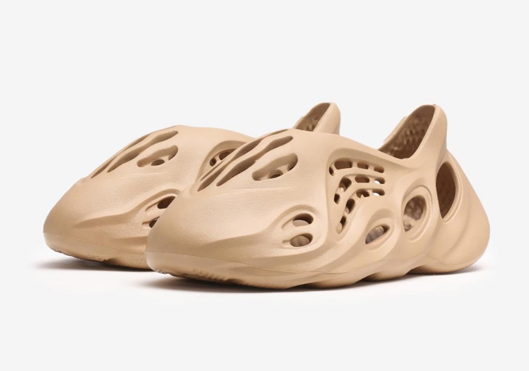 Yeezy Foam Runner Ochre, Men's Fashion, Footwear, Sneakers on Carousell