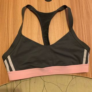 (Category: ) located in . Submitted by ivyliaa (Listing ID 1111104917, Image 1). Description: .