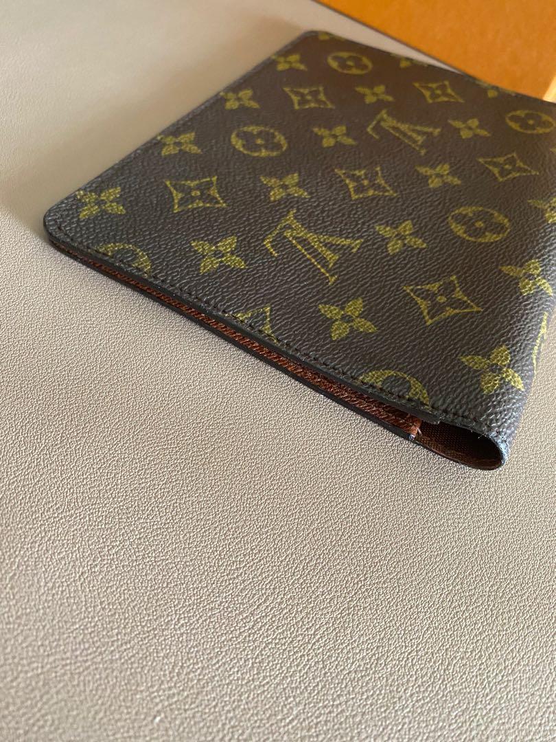 Authentic Louis Vuitton planner cover (Category: Luxury Bags & Wallets) located in Mandaluyong City. Submitted by outofthecloset_mnl (Listing ID 1111158537, Image 3). Description: Authentic Louis Vuitton planner cover made with authentic LV canvass *project piece toiletry pouch converted into planner cover.
