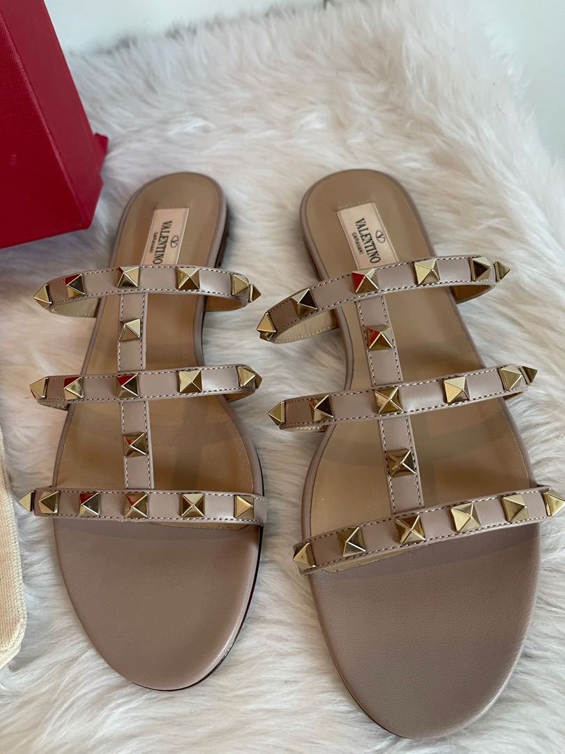 Nude best sale valentino slides