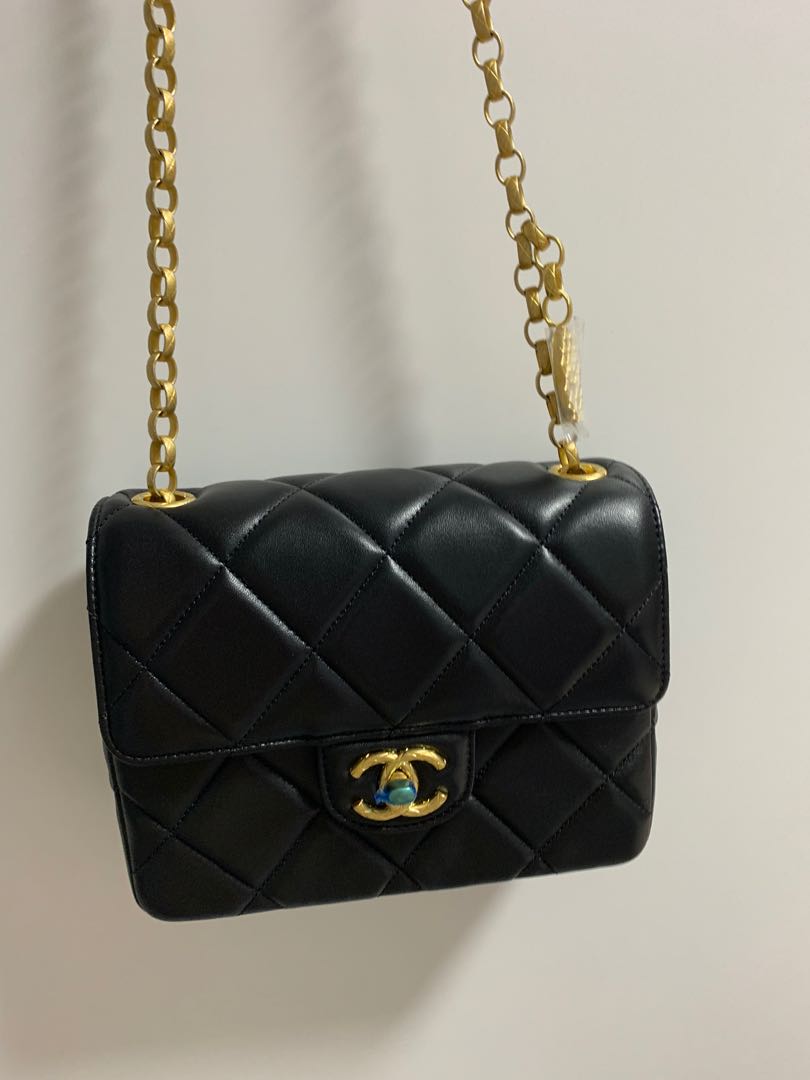 Chanel CC coin bag 21B, Luxury, Bags & Wallets on Carousell