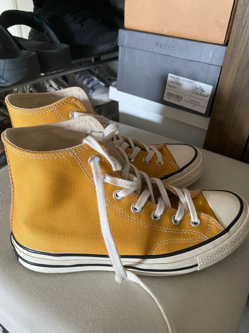 Chuck taylor hot sale sunflower yellow