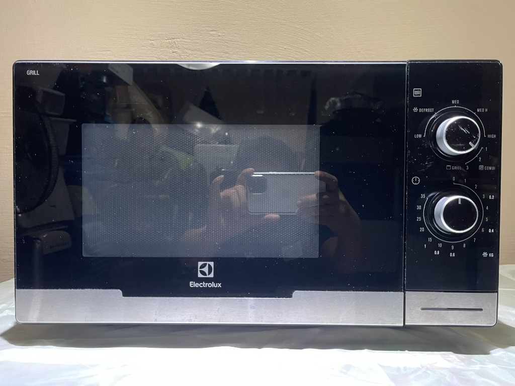 Electrolux 23L Microwave Oven With Grill, TV & Home Appliances, Kitchen