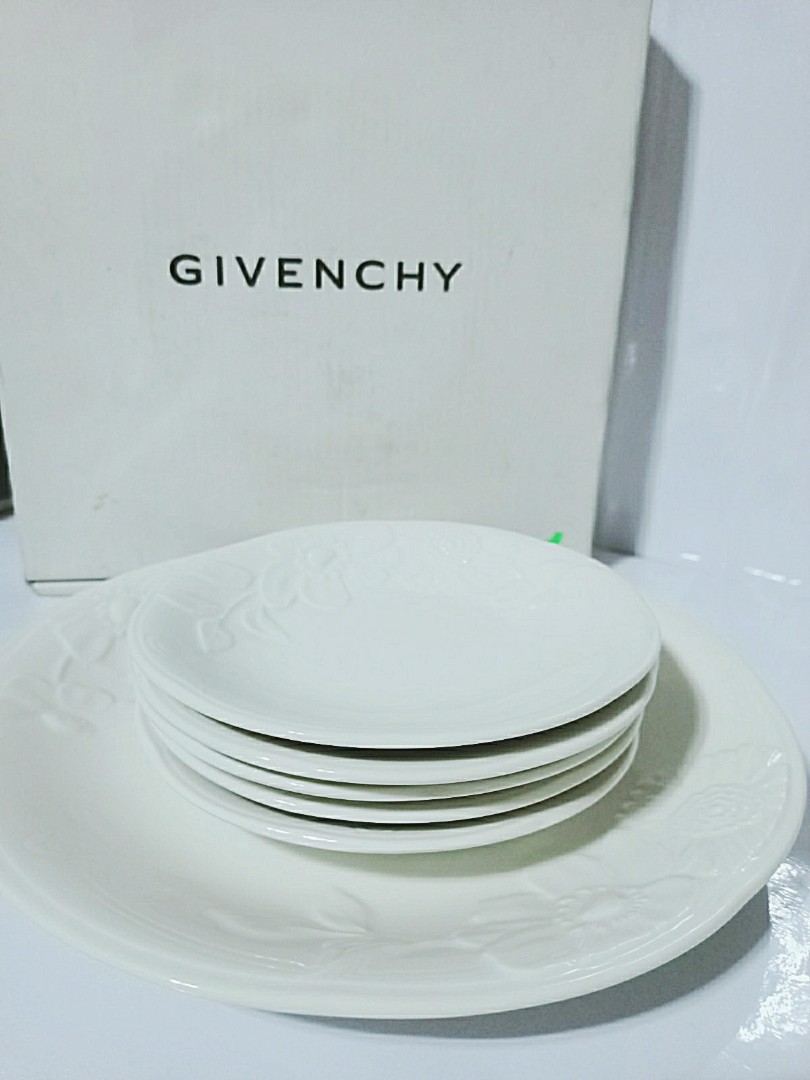 Givenchy Plates set, Furniture & Home Living, Kitchenware & Tableware