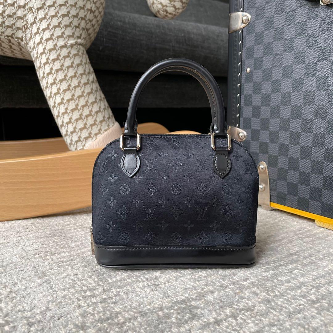 Louis Vuitton ALMA VUITTON MICRO BAG Taupe Leather Silk ref.105240