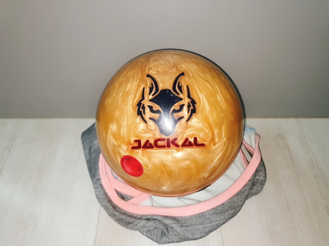 Motiv golden jackal bowling ball 14lbs, Sports Equipment, Other Sports