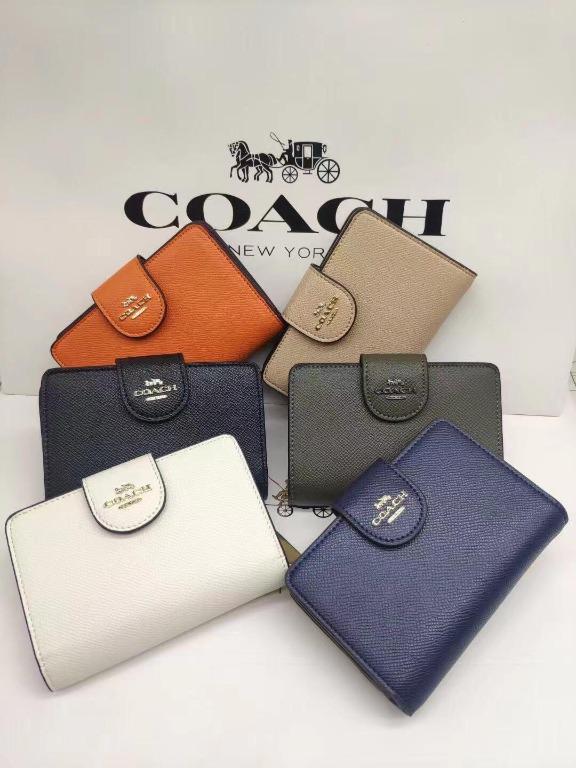 Coach shop wallet design