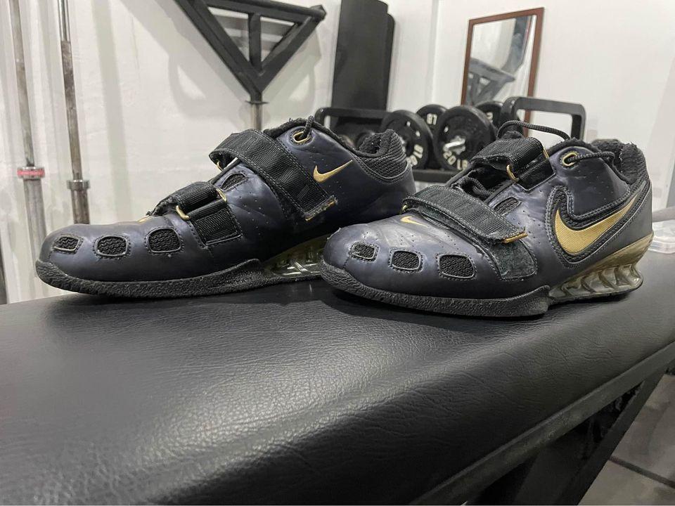 Cargado bala protesta Nike Romaleos 1 Team USA edition Size 10 for weightlifting & powerlifting,  Sports Equipment, Other Sports Equipment and Supplies on Carousell