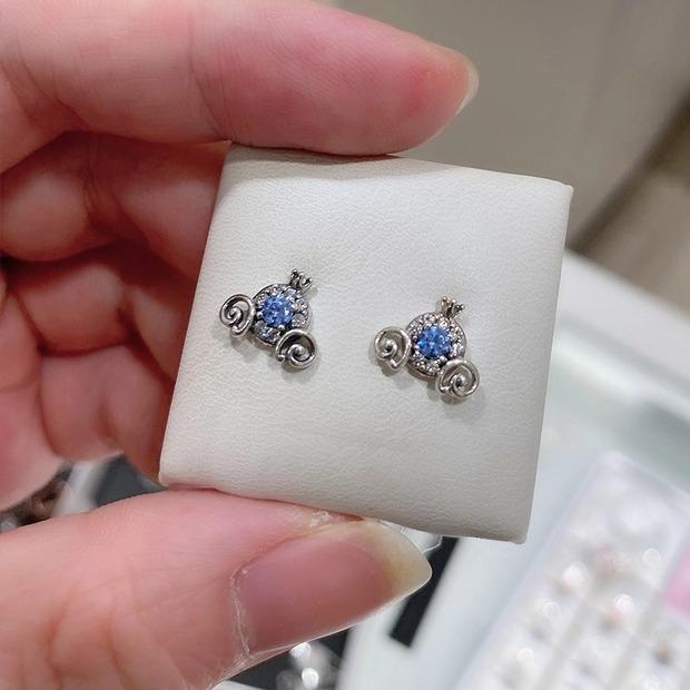 Cinderella store pandora earrings
