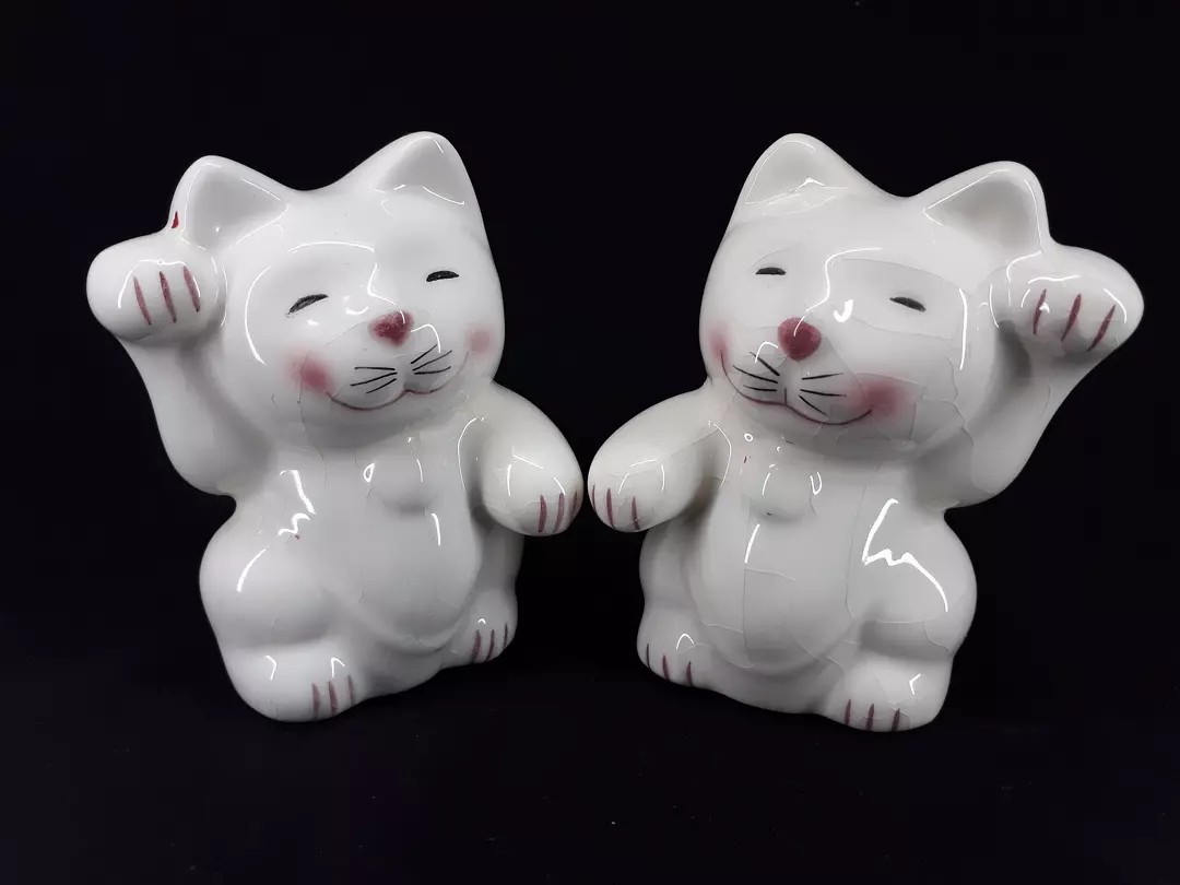 Patung Kucing Porcelain, Antik, Pajangan di Carousell