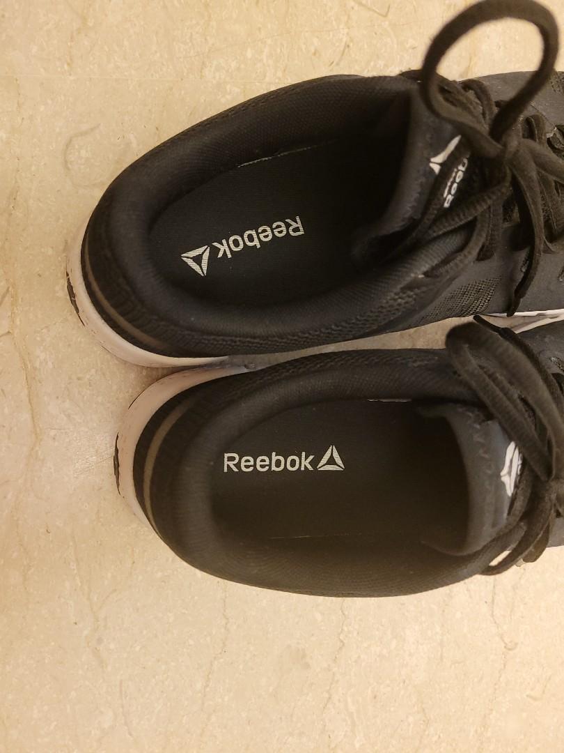 Reebok flat clearance sole shoes