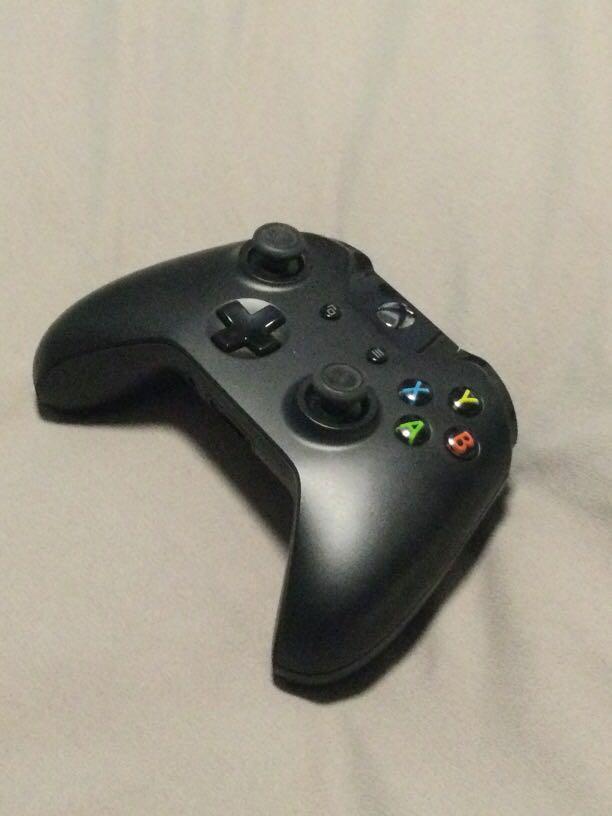 Xbox One Wireless Controller [Black] [Model 1697], Video Gaming, Gaming
