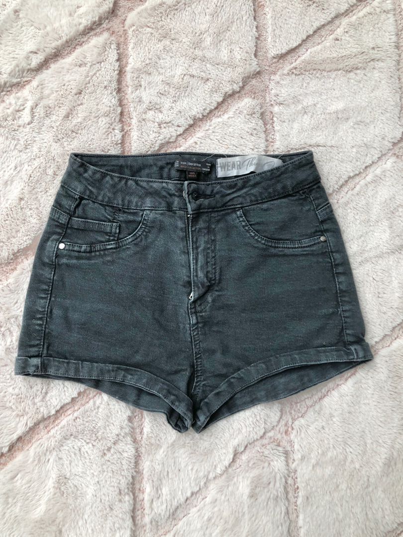 Bershka fits 24 to 25, Women's Fashion, Bottoms, Jeans on Carousell