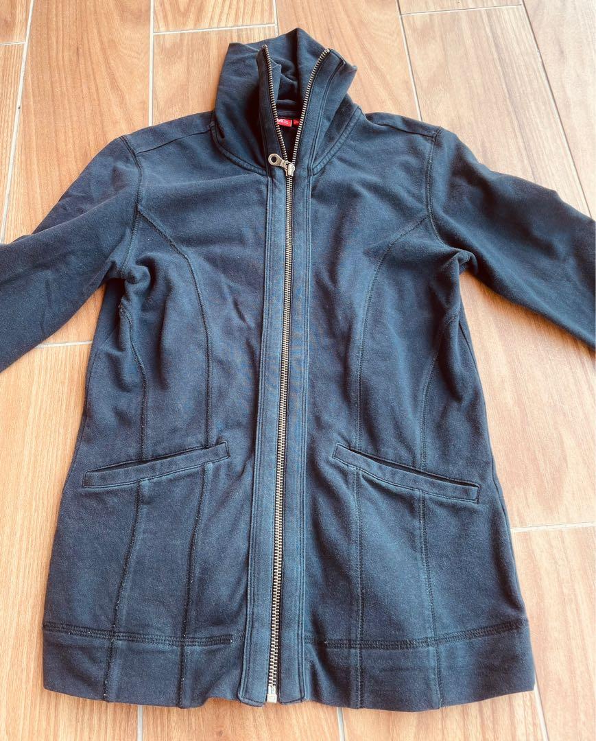 Black jacket (Category: Coats, Jackets and Outerwear) located in Kuala Lumpur. Submitted by cherylloki (Listing ID 1114769327, Image 2). Description: Feels high quality and is stretchy. The jacket is also tight fitting. The fabric isn’t too thick and feels like workout legging material Condition: 8.5/10 Color is a bit faded and fabric slightly fuzzy from washing it (like any other standard preloved clothes) Measurements (laid flat)- Length: 22” S