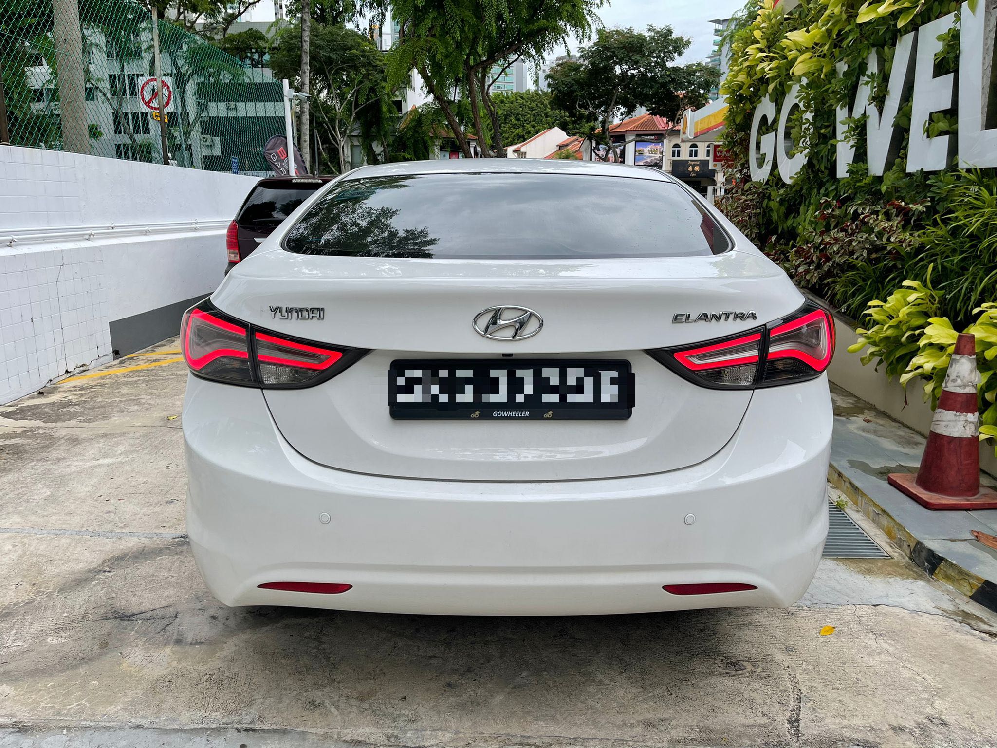 2012 elantra inner tail light bulb