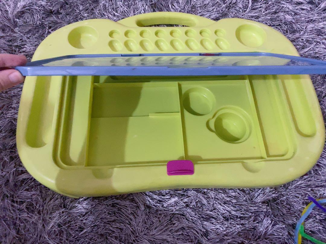 Folding Art Table, Hobbies & Toys, Stationary & Craft, Craft Supplies