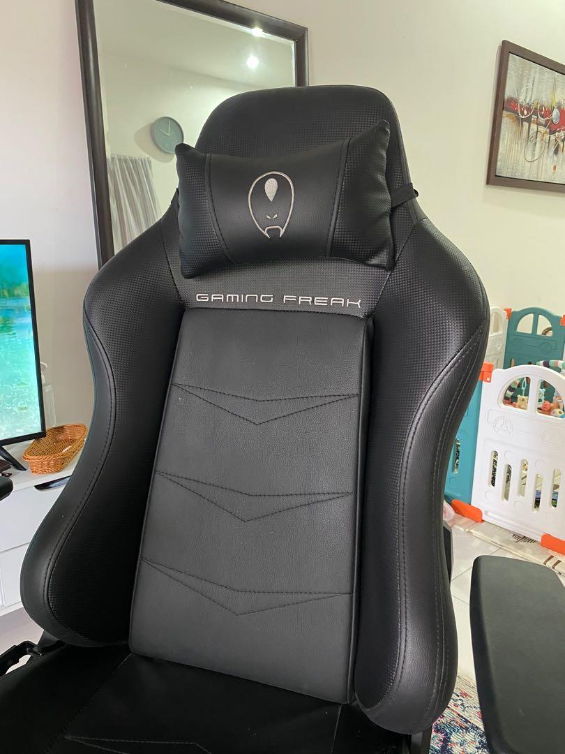 Gaming freak store pro carbon throne