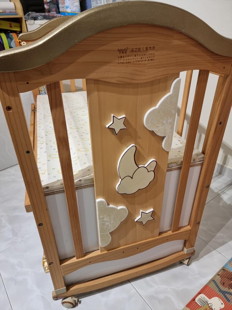*Give away* Baby cot, Babies & Kids, Baby Nursery & Kids Furniture