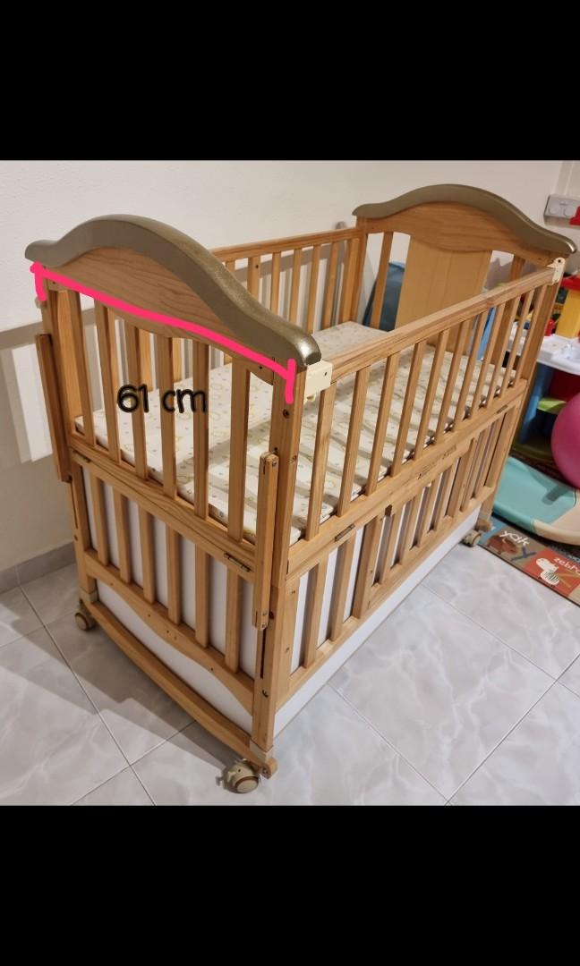 *Give away* Baby cot, Babies & Kids, Baby Nursery & Kids Furniture