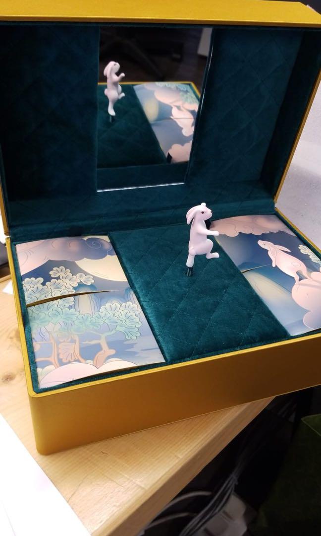 Gucci 2021 mooncake中秋月餅(2021 vip gift）music box, 名牌, 飾物及
