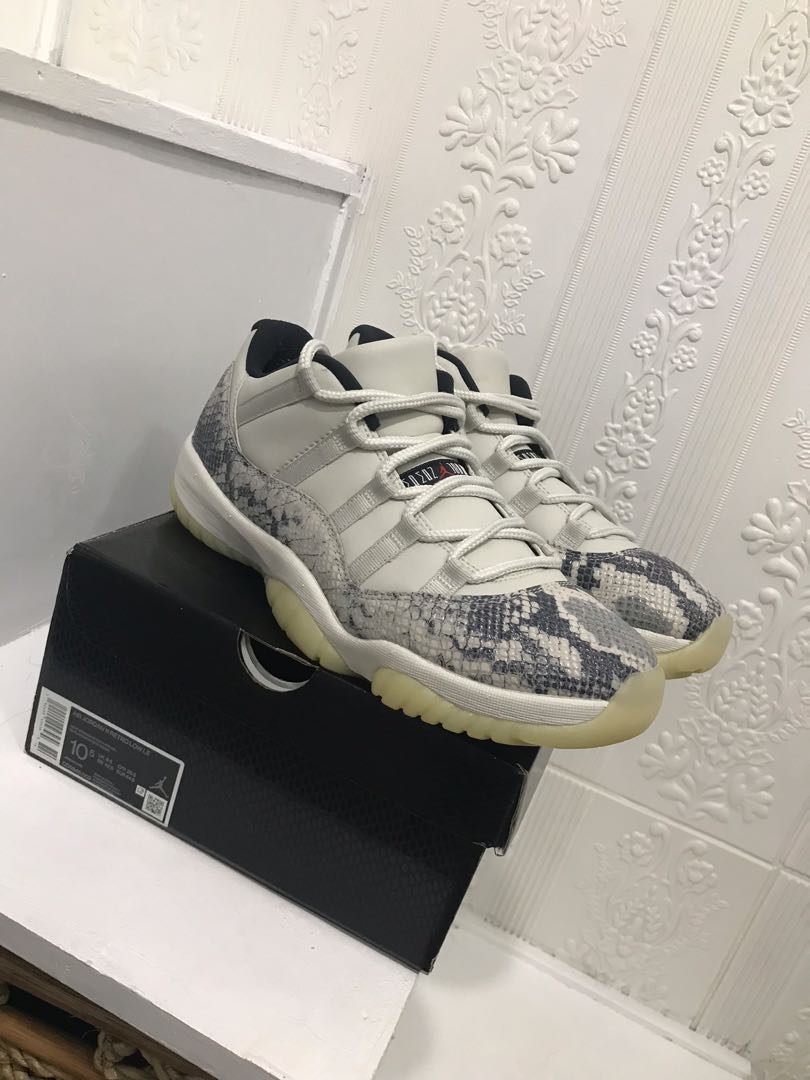 jordan 11 low bone