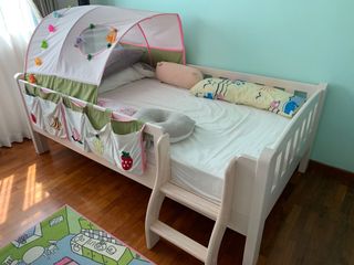 (Category: ) located in . Submitted by Melon (Listing ID 1114848120, Image 1). Description: .
