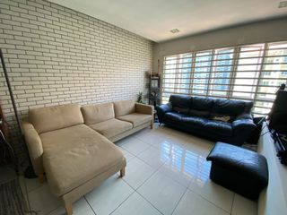 (Category: ) located in . Submitted by eyzash (Listing ID 1114846904, Image 1). Description: .