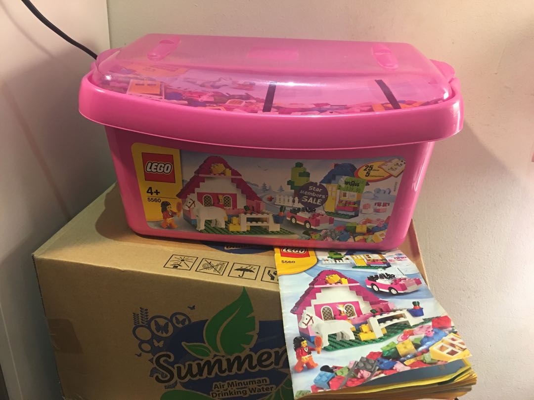 Lego classic 2025 pink box
