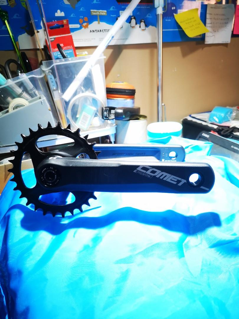 MTB crankset and Hub, Sports Equipment, Bicycles & Parts, Bicycles on