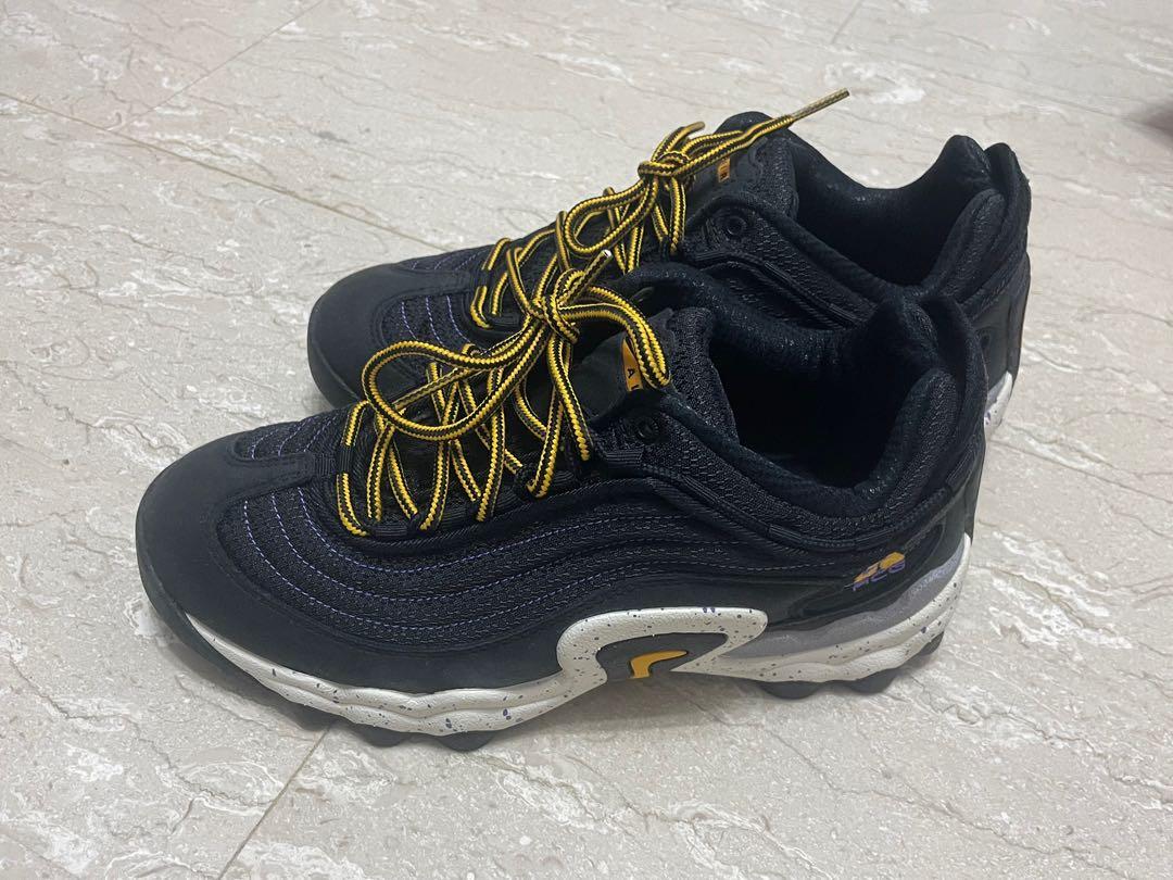 nike air skarn black university gold
