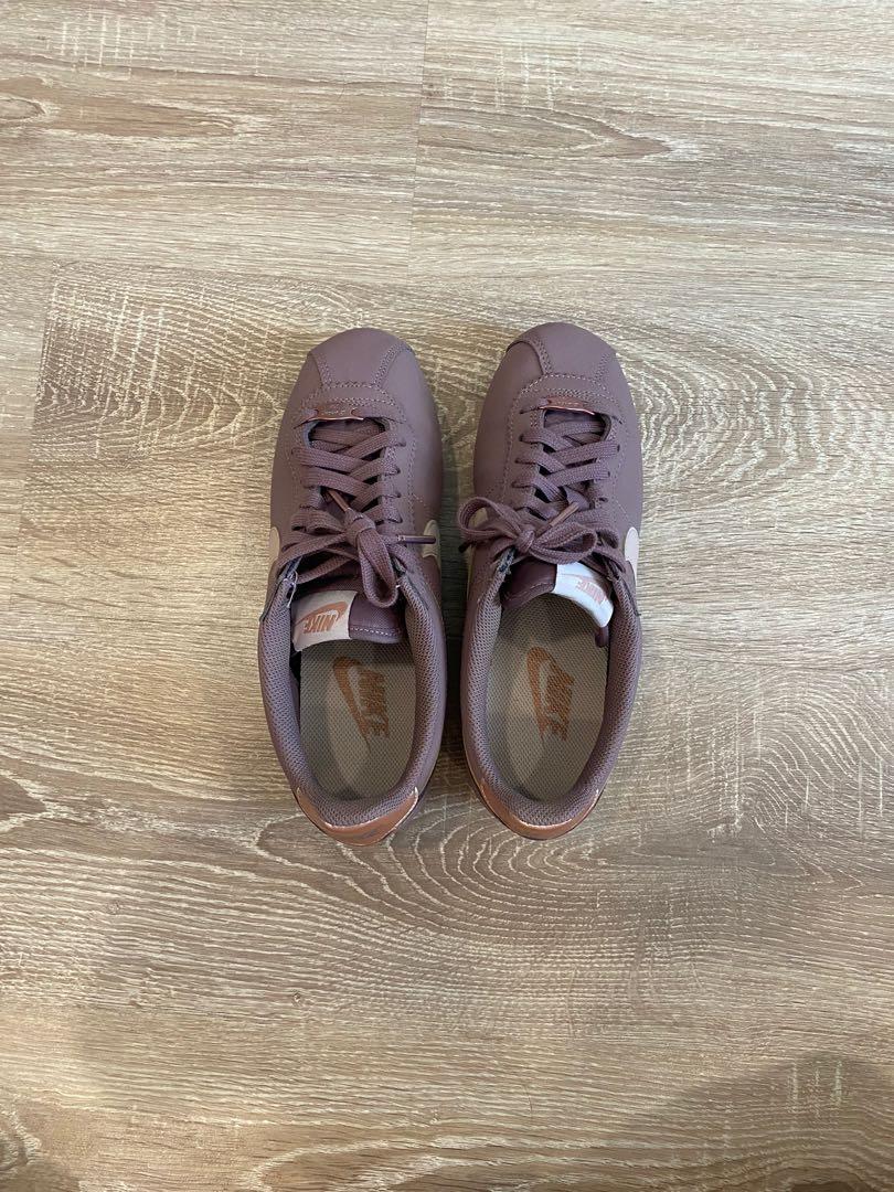 Nike Classic Cortez Leather Particle Beige Smokey Mauve Metallic Red  Bronze, Women's Fashion, Footwear, Sneakers on Carousell