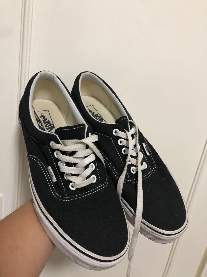 black authentic vans size 3