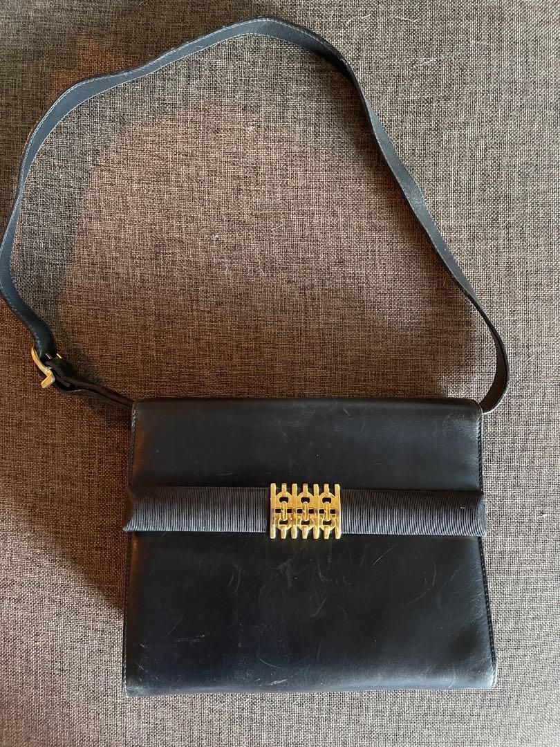 Vintage Ferregamo Shoulder Bag (Category: Luxury Bags & Wallets) located in Taguig. Submitted by coconutcalamari (Listing ID 1114746428, Image 1). Description: .