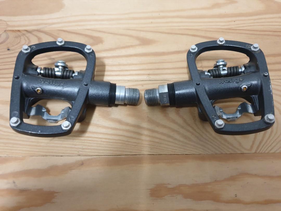 Wellgo SPD double sided clipless flat pedals Sports Equipment